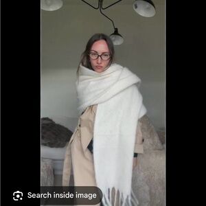 Zara White Wool Scarf